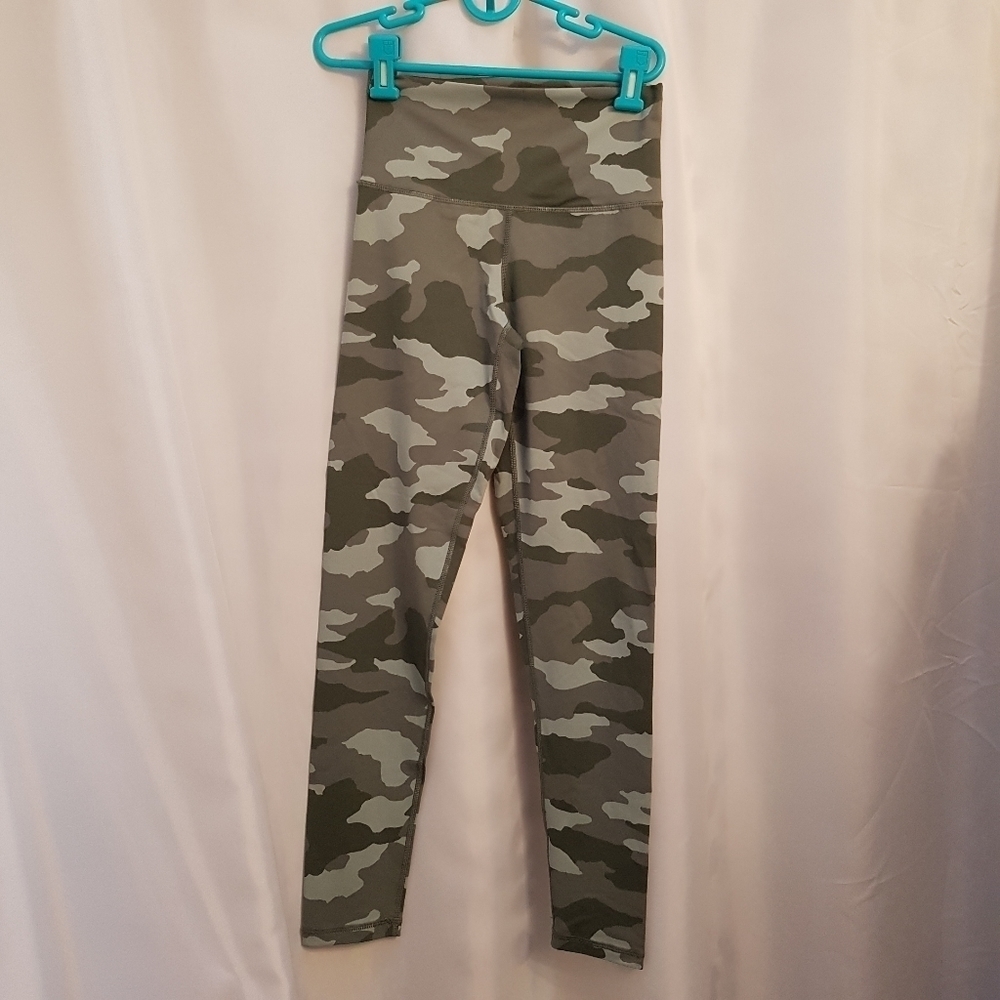 Aerie women's camo green size small leggings